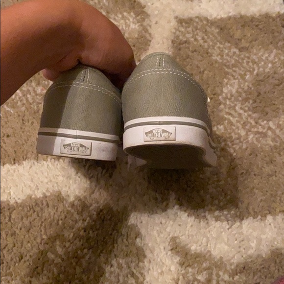 Vans - Picture 3 of 4